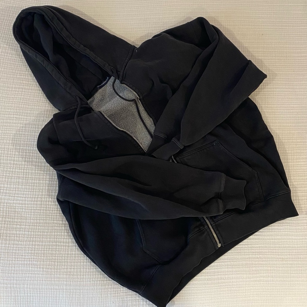NWOT BRANDY MELVILLE ZIP UP BLACK SWEATSHIRT HOODIE size: one size